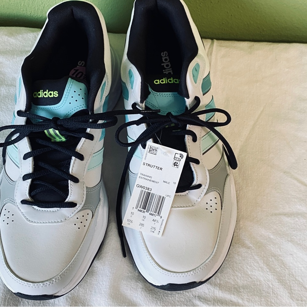 Adidas men's strutter size 10.5 GW0383 training sneakers